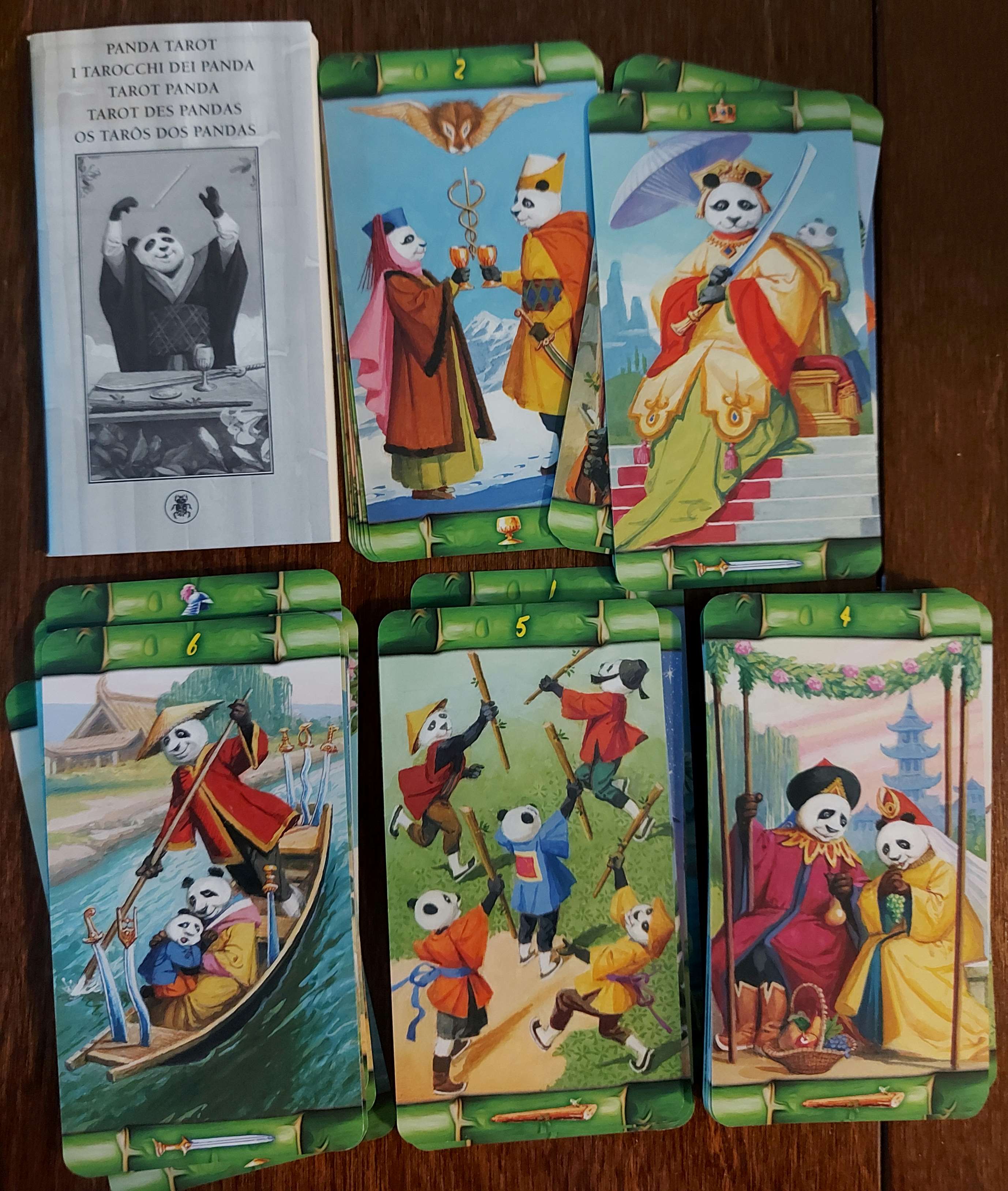 012 Panda tarot kortteja