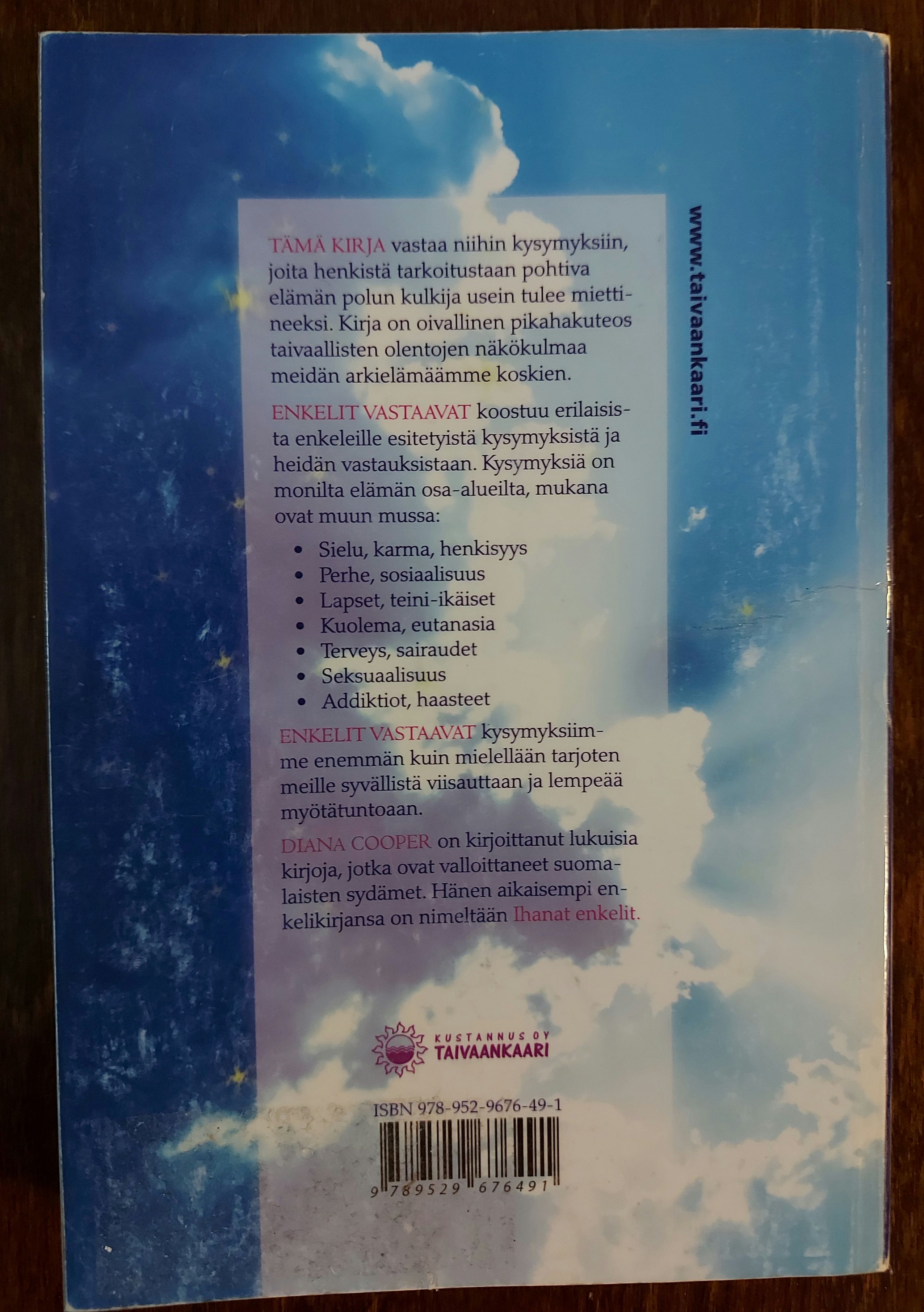 044 Enkelit vastaavat takakansi