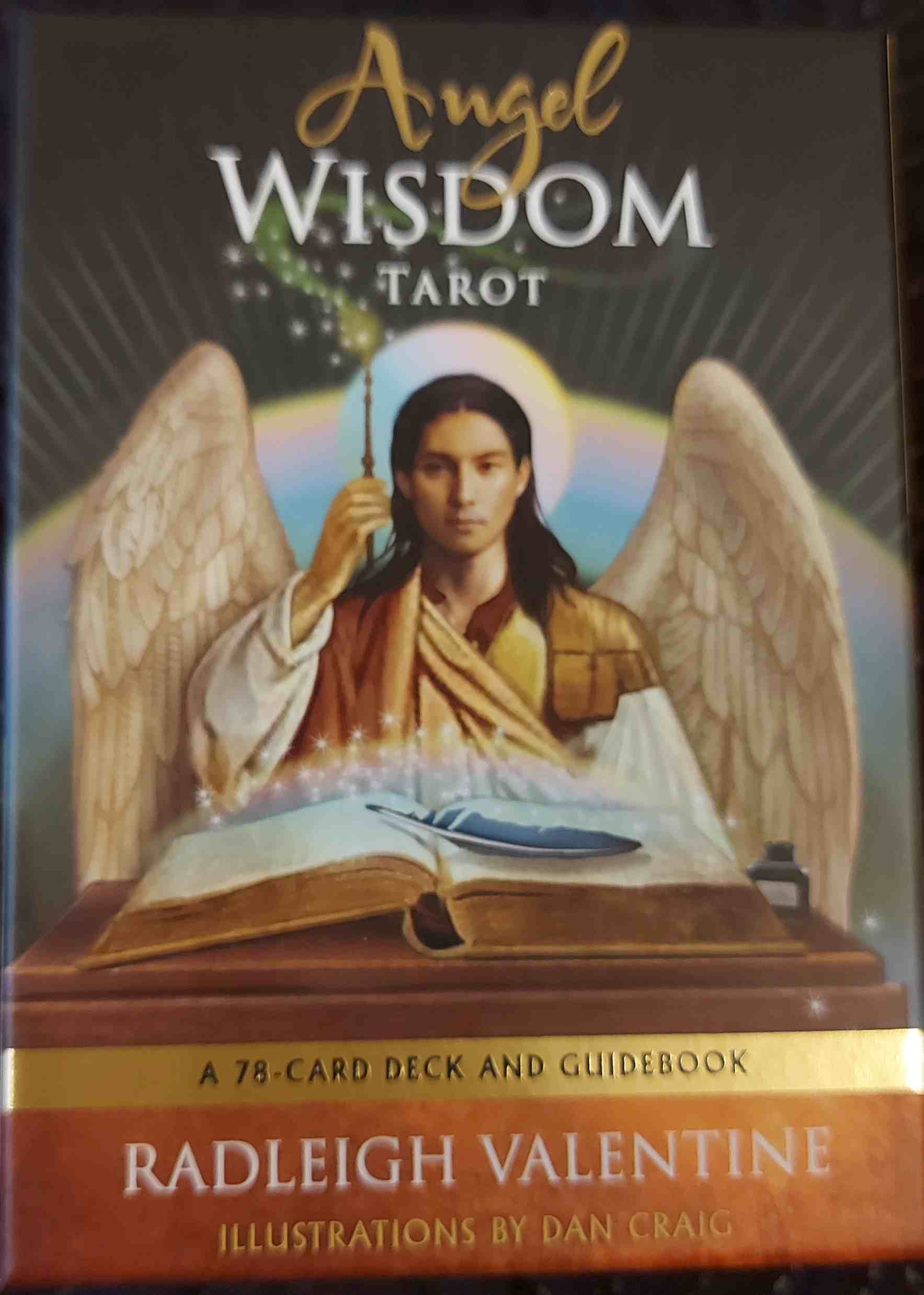 Angel Wisdom Tarot kansi
